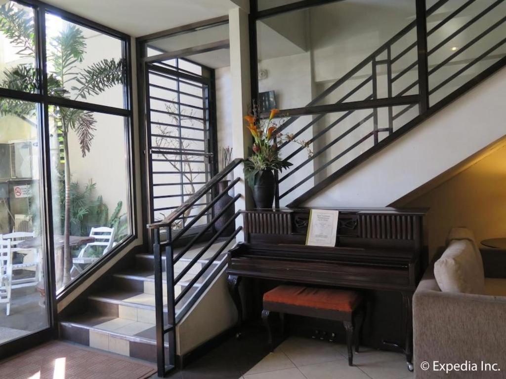 D' Leonor Hotel Davao City Esterno foto